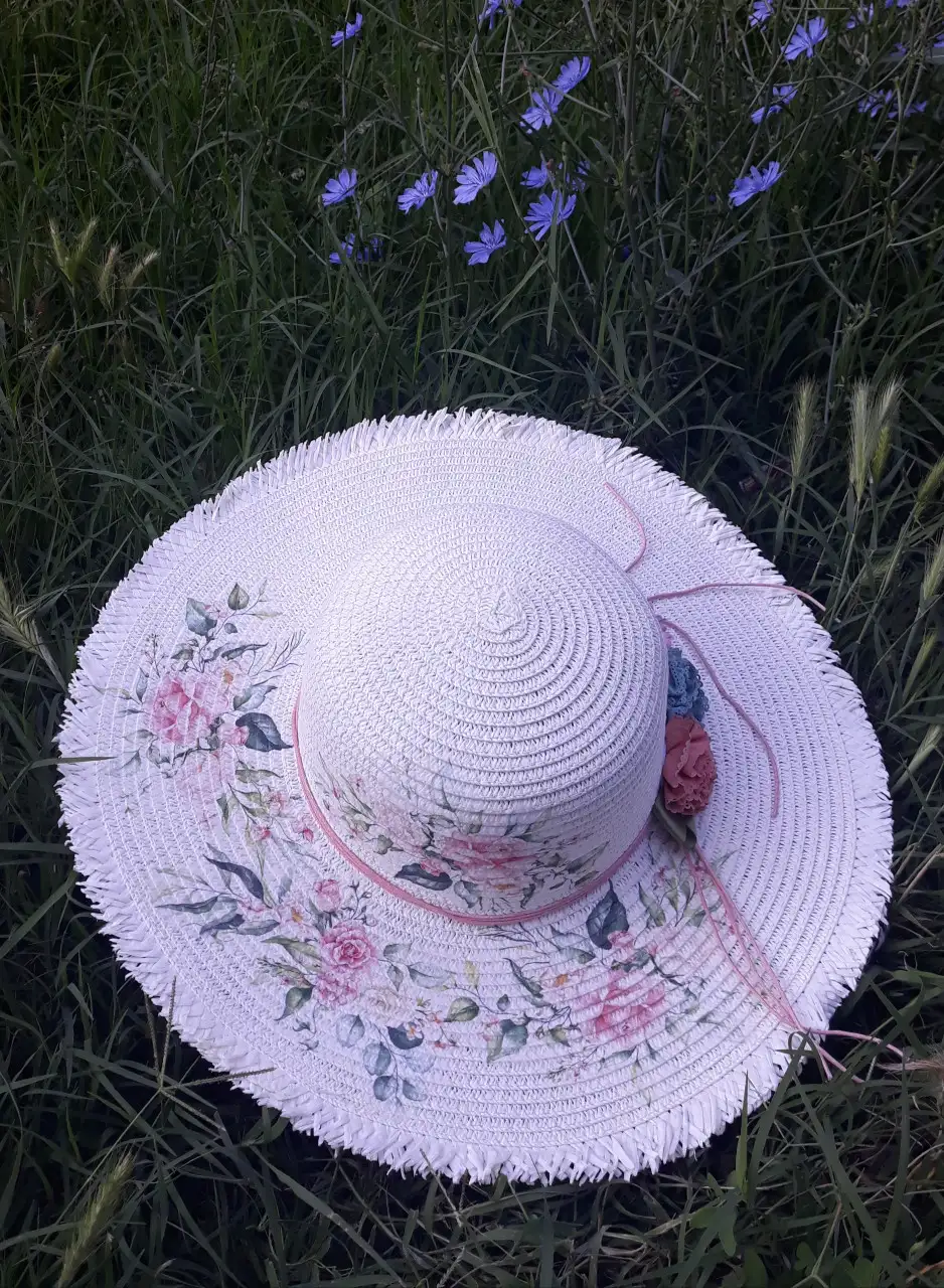Summer hat decoupage with pink flowers. Hand Made