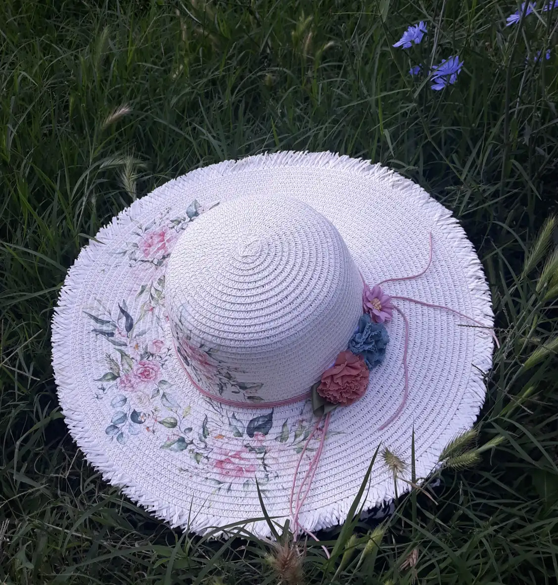 Summer hat decoupage with pink flowers. Hand Made