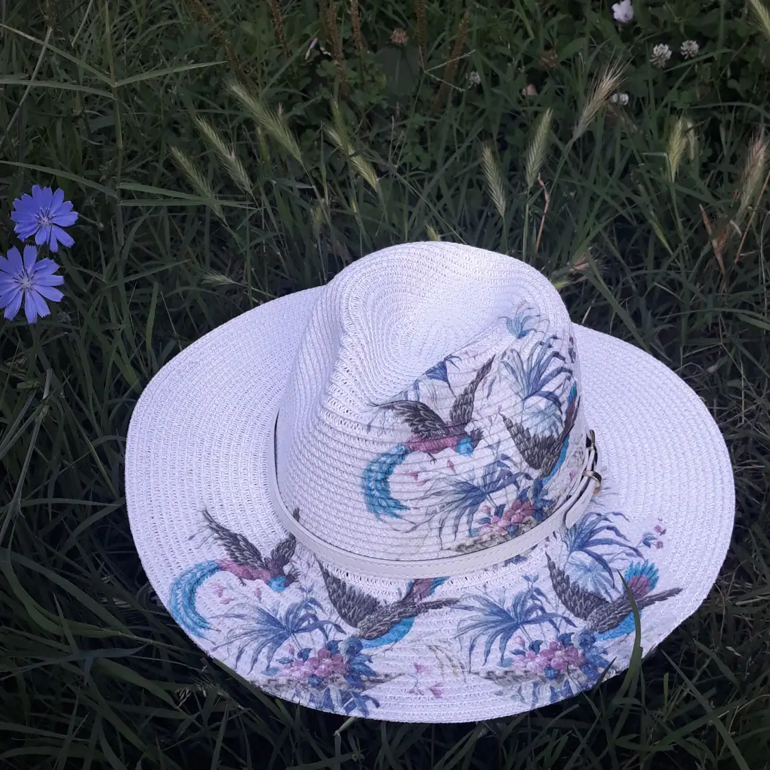 Beautiful summer hat decoupage. Hand made